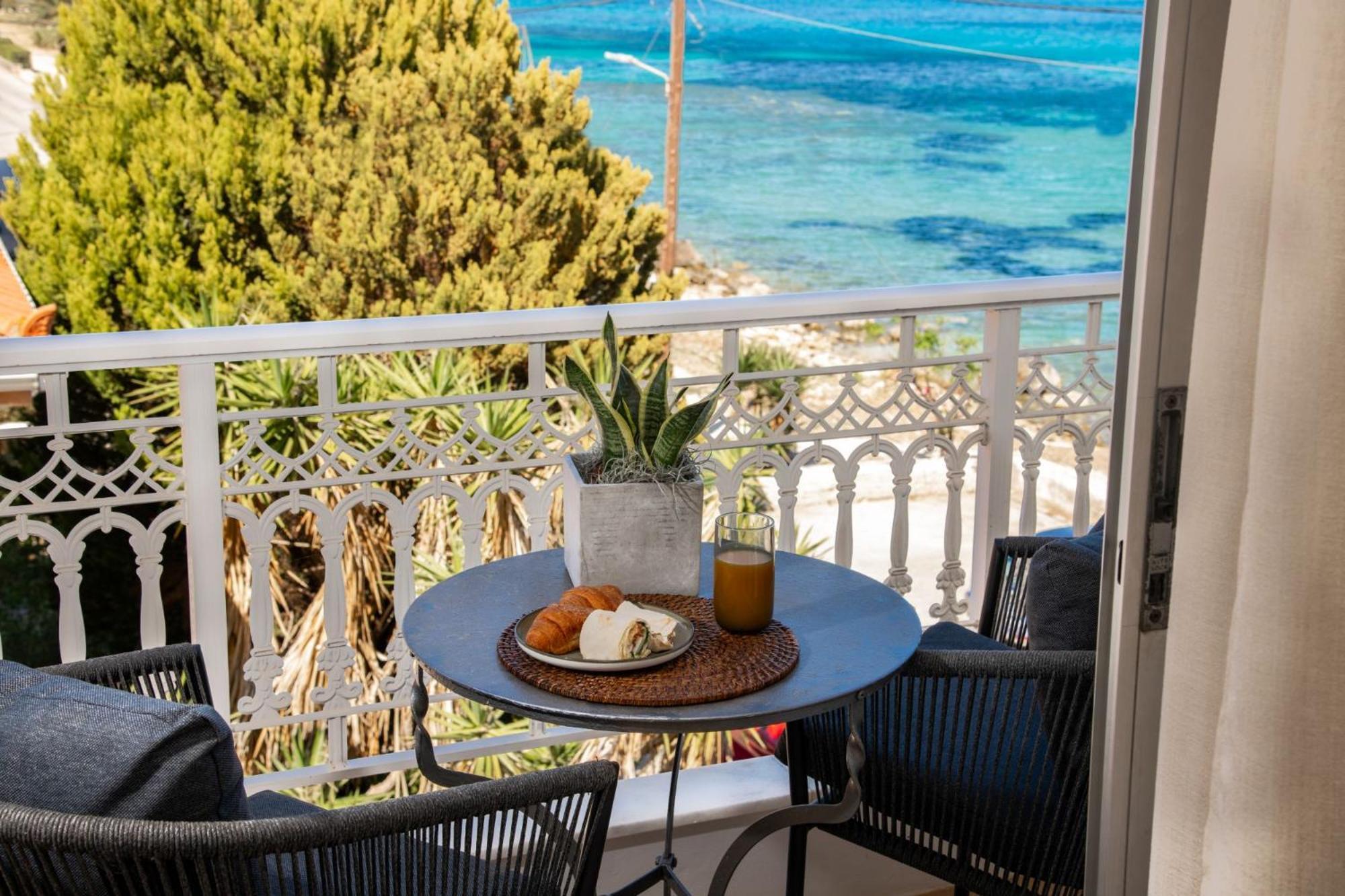 Mare Nostrum Seafront Apartment, By Zantewize Luaran gambar